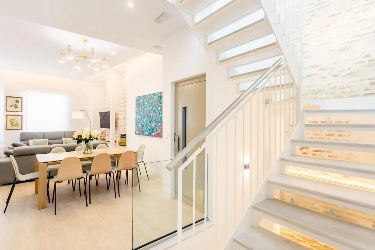 Espectacular Casa De 6 Dormitorios, 7 Banos Y 2 Terrazas Севилья Испания