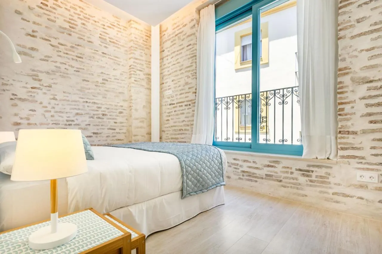 Espectacular Casa De 6 Dormitorios, 7 Banos Y 2 Terrazas Sevilla Nyaraló